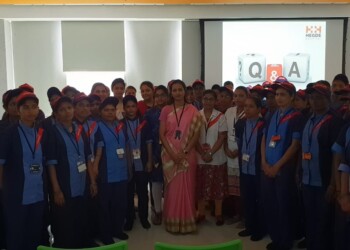 TALK ON HORMONAL IMBALANCE IN WOMEN BY DR. RASHMI TN AT QUALCOMM HYD 4